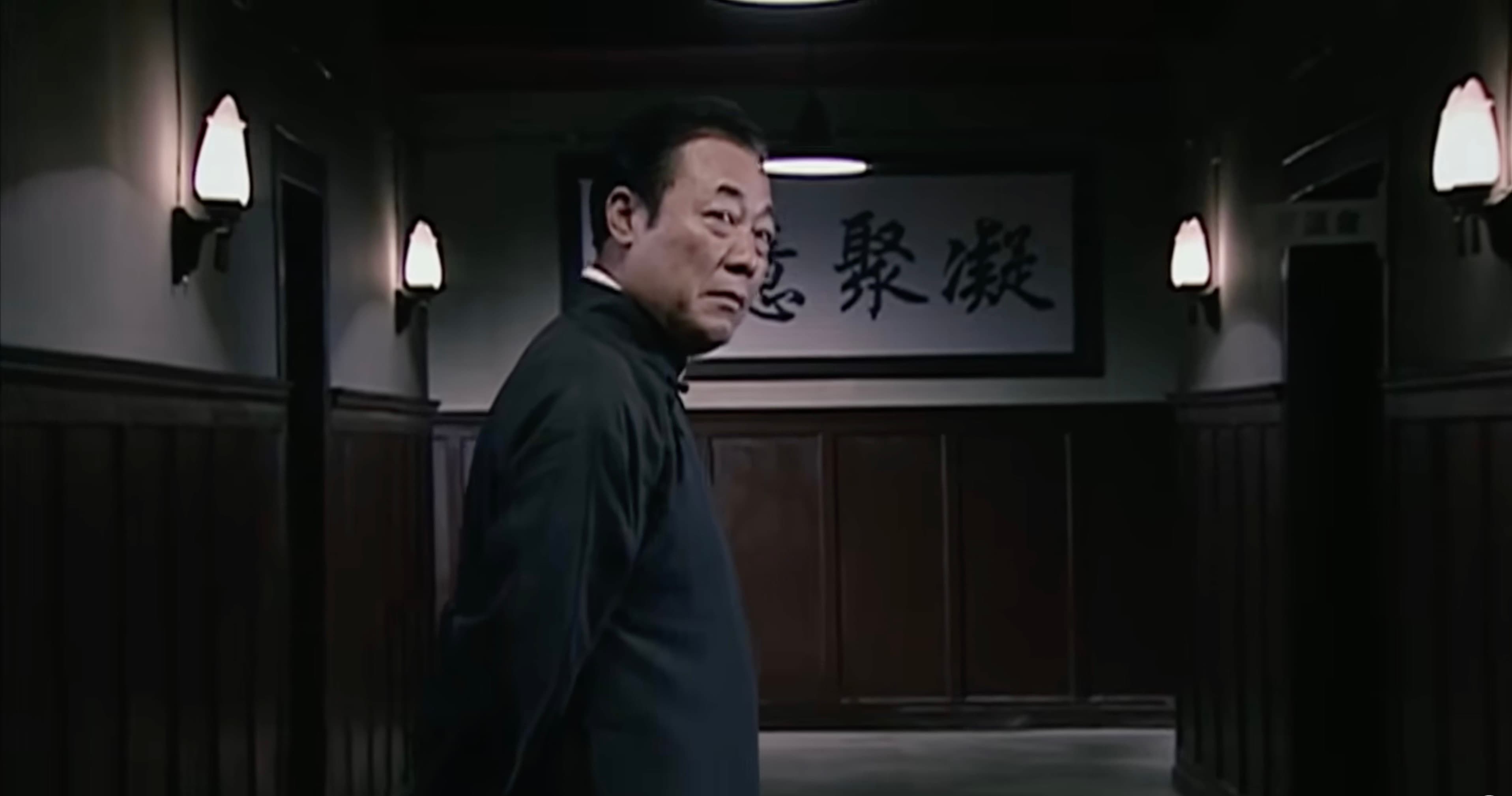 潜伏剧评:站长的精明